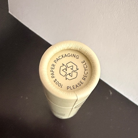 Free People Vegan Lip Balm Vanilla/Mint 🍃 - Picture 4 of 5